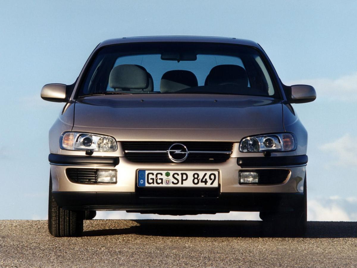 Opel Omega B 2.0i (115 Hp)